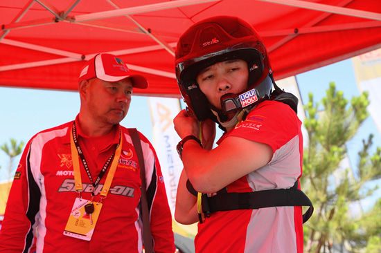 東方賽車隊經理徐軍與車手馬淼