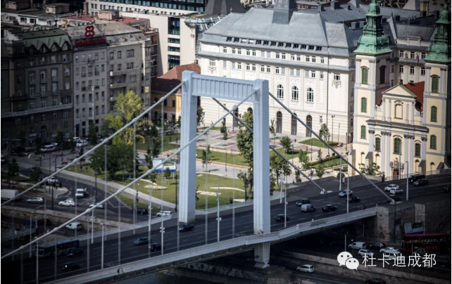 點擊瀏覽下一頁