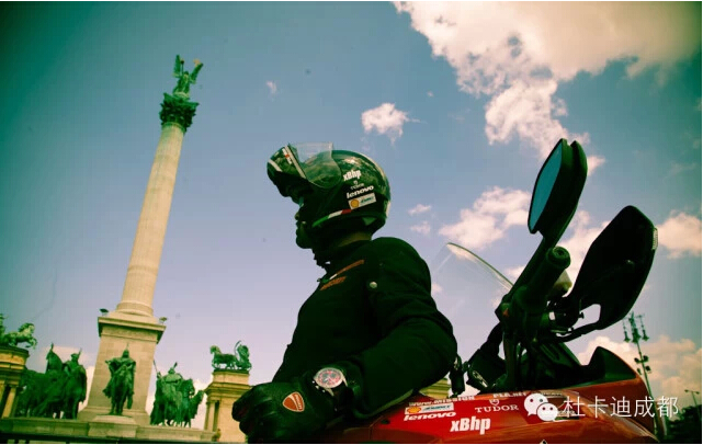 點擊瀏覽下一頁