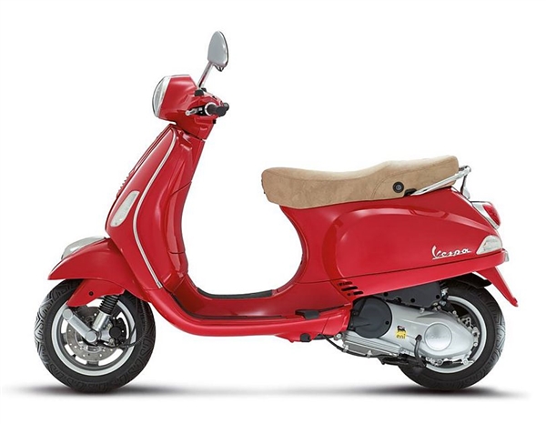 多看兩眼就想買買買 Vespa LX摩托車