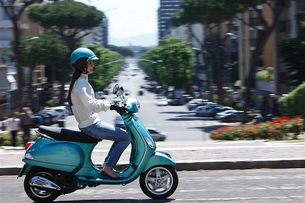 多看兩眼就想買買買 Vespa LX摩托車