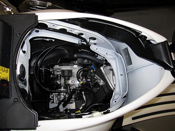 多看兩眼就想買買買 Vespa LX摩托車