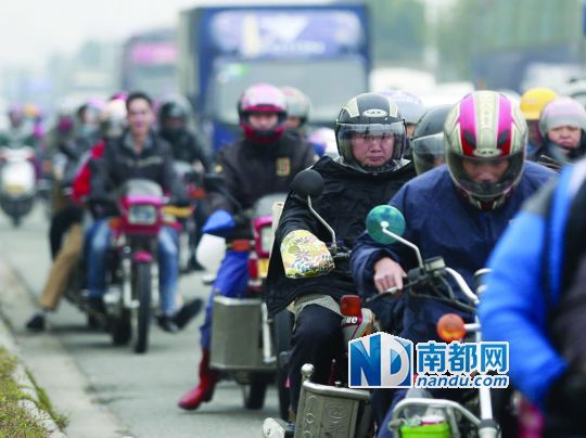 每一輛摩托車(chē)后面都是一個(gè)離家打工族的心愿&mdash;