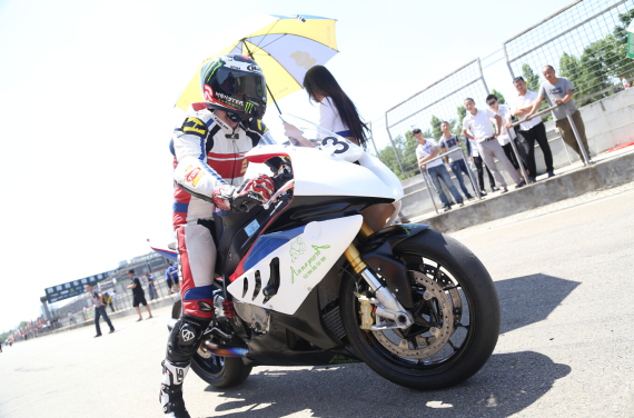 曼島TT車手轉(zhuǎn)戰(zhàn)國內(nèi) 安納普爾那車隊(duì)告捷 曼島TT車手轉(zhuǎn)戰(zhàn)國內(nèi) 安納普爾那車隊(duì)告捷