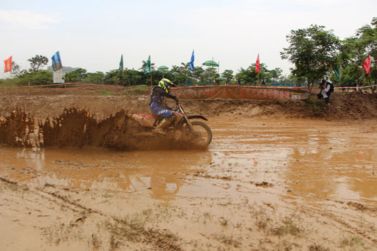 2015華南地區(qū)摩托車越野追逐賽北滘烽煙再起 