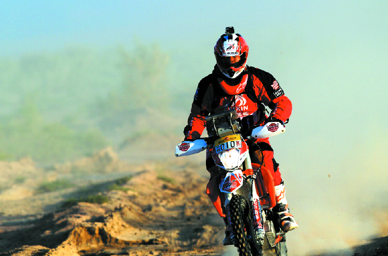 新疆北新路橋摩托拉力車隊周田首賽段發(fā)揮出色。