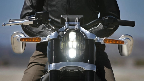 哈雷電動(dòng)摩托圖賞：帥到?jīng)]朋友