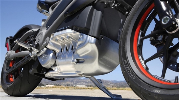 哈雷電動(dòng)摩托圖賞：帥到?jīng)]朋友