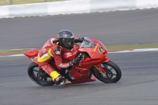 蔡子揚(yáng)適應(yīng)賽道