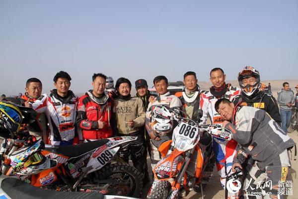 八鋼亞翔車隊(duì)隊(duì)員。王濤 攝