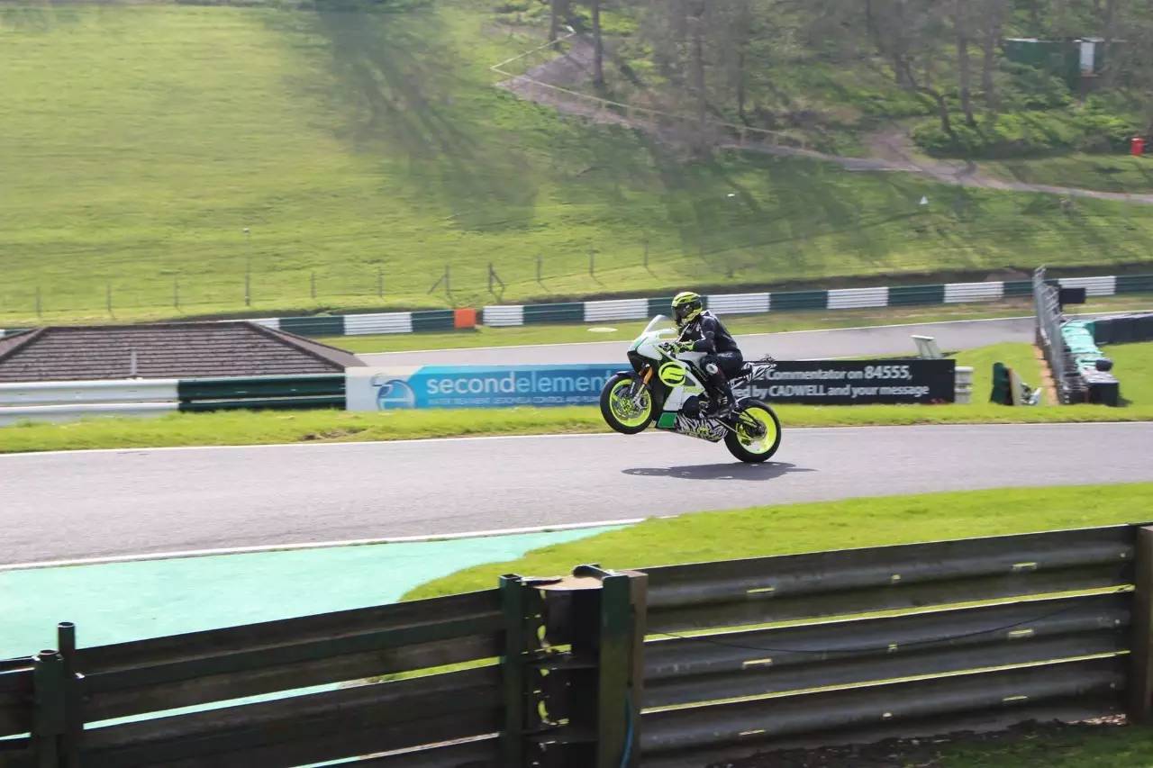 快訊:中國(guó)摩托征戰(zhàn)全球最險(xiǎn)摩托賽事,斬獲佳績(jī)