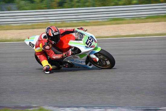 2016世界電摩錦標賽開戰(zhàn) 宗申森藍隊領跑全球