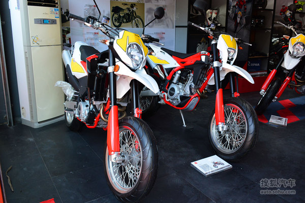 SWM越野摩托車(chē)上市組圖