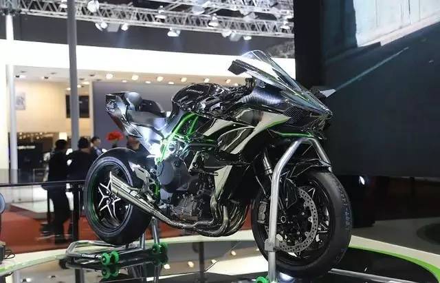 太震撼！世界上最大、最快摩托車(chē)，牛X到無(wú)法想象