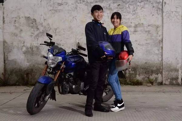 90后李萬昌和他的妻子 新京報記者 吳江 攝