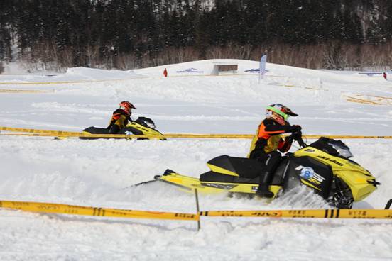 2017中國長白山“長春建工杯”雪地摩托越野錦標(biāo)賽鳴槍開賽