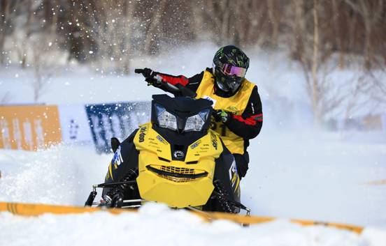 2017中國長白山&ldquo;長春建工杯&rdquo;雪地摩托越野錦標(biāo)賽鳴槍開賽