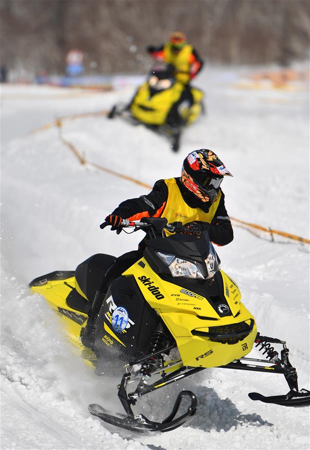 （體育）（4）吉林長白山舉行雪地摩托車賽