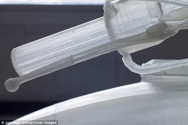 藝術家用3D打印1:1復制本田CB500摩托車