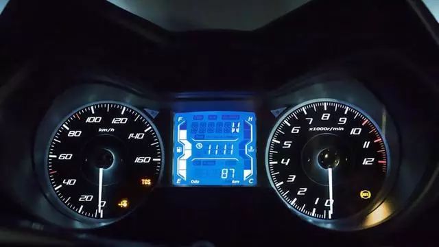 【踏板摩托】MAX新選擇：2018雅馬哈XMAX 125踏板摩托車