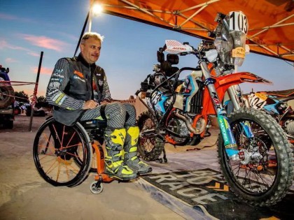 “ 永遠(yuǎn)向前 ”，殘疾車手的達(dá)喀爾之夢