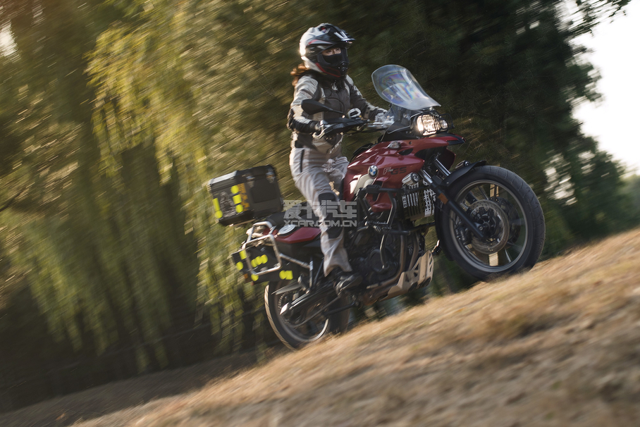 《X-摩托日志》晗芮與她的BMW F700GS;《X-摩托日志》;