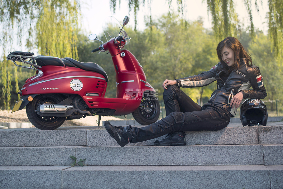 《X-摩托日志》晗芮與她的BMW F700GS;《X-摩托日志》;