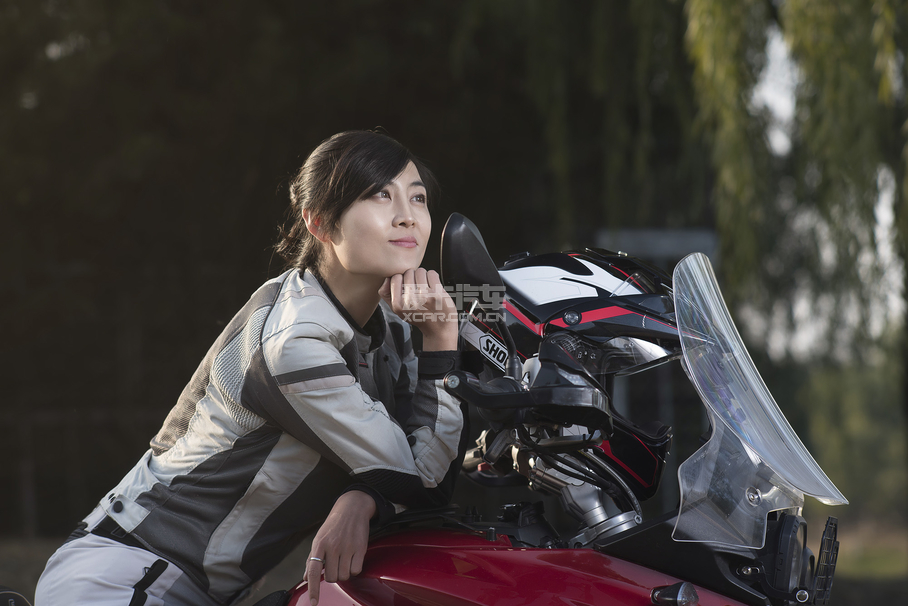 《X-摩托日志》晗芮與她的BMW F700GS;《X-摩托日志》;