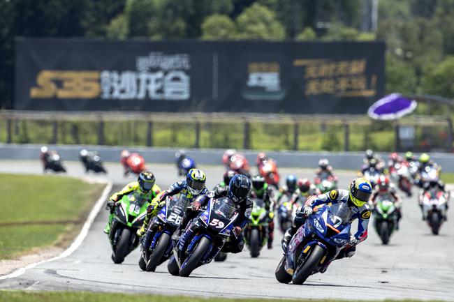 速度英雄第三回合比賽-群車過彎