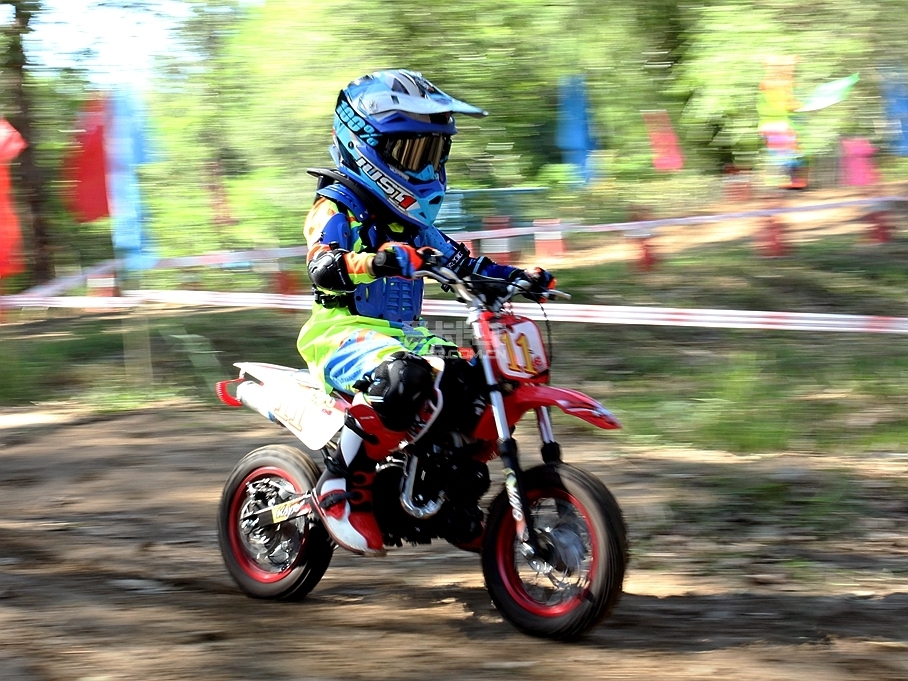 &ldquo;賽車寶&rdquo;杯兒童摩托車挑戰(zhàn)賽