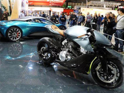 搭載增壓V2機(jī)器，阿斯頓.馬丁 AMB001 摩托亮相