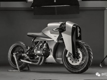 “刺龍畫(huà)虎”的爆改大金翼上路，看著比超跑還“兇”！