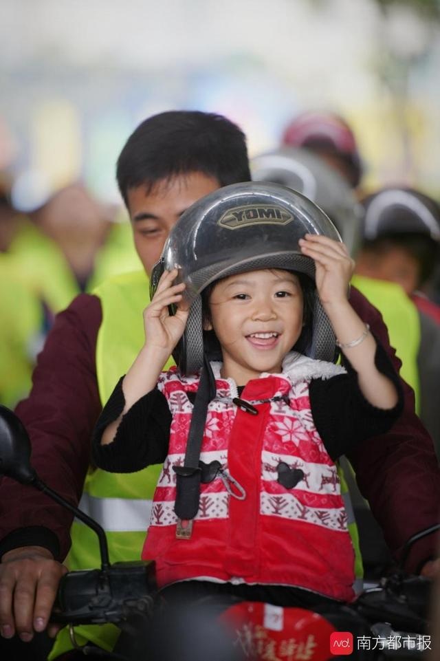 春運(yùn)首日，上千廣東摩托車大軍返鄉(xiāng)，行程最久要5天