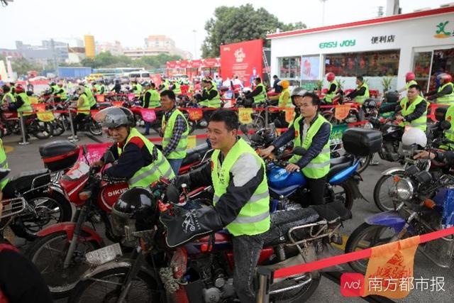 春運(yùn)首日，上千廣東摩托車大軍返鄉(xiāng)，行程最久要5天