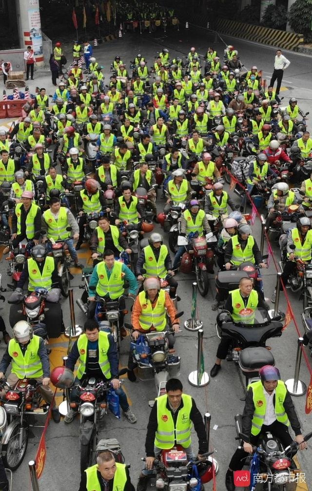 春運(yùn)首日，上千廣東摩托車大軍返鄉(xiāng)，行程最久要5天