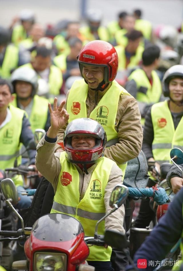 春運(yùn)首日，上千廣東摩托車大軍返鄉(xiāng)，行程最久要5天