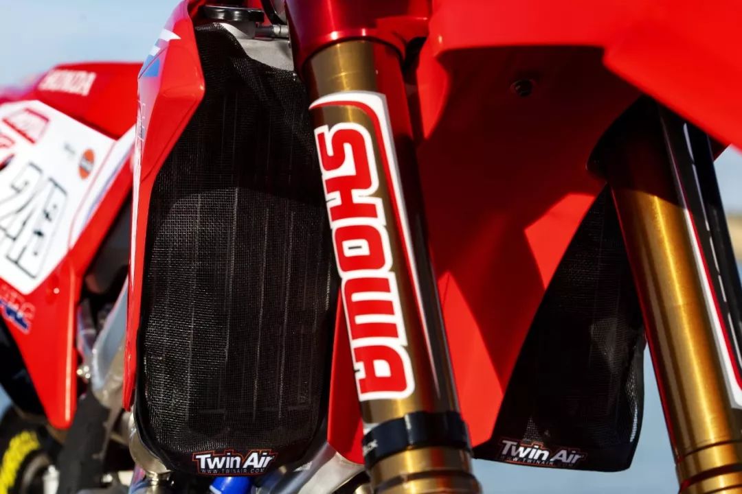 點(diǎn)擊進(jìn)入看圖評(píng)論