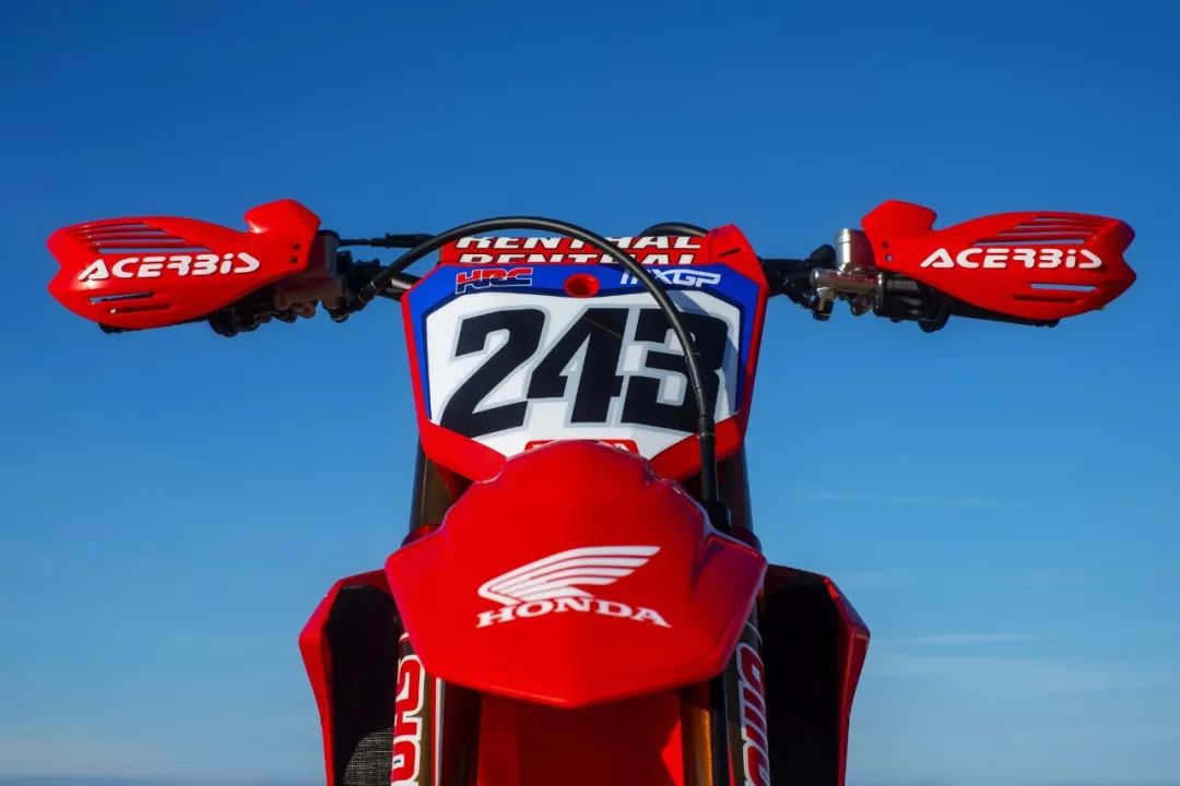 點(diǎn)擊進(jìn)入看圖評(píng)論