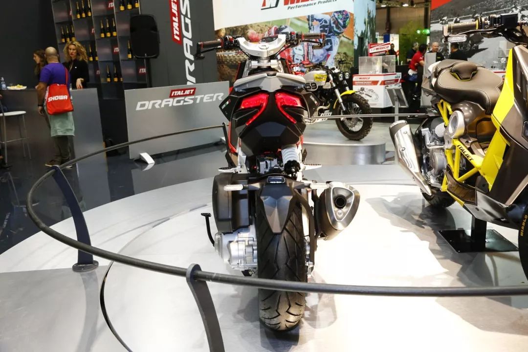 點(diǎn)擊進(jìn)入看圖評(píng)論