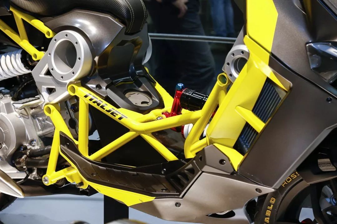 點(diǎn)擊進(jìn)入看圖評(píng)論