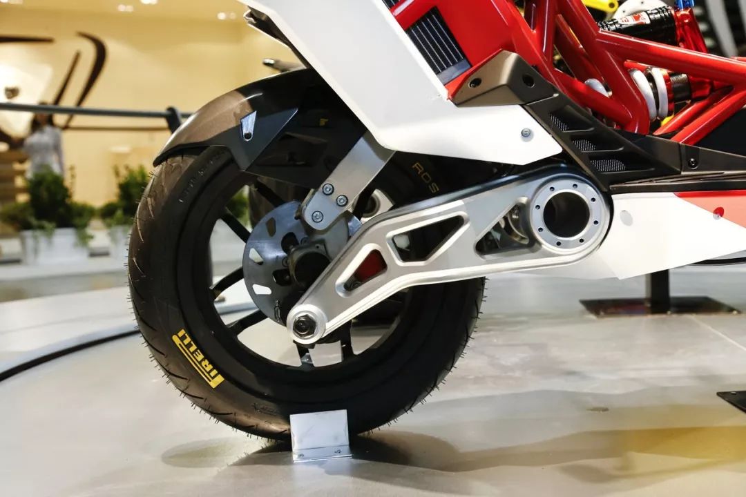 點(diǎn)擊進(jìn)入看圖評(píng)論