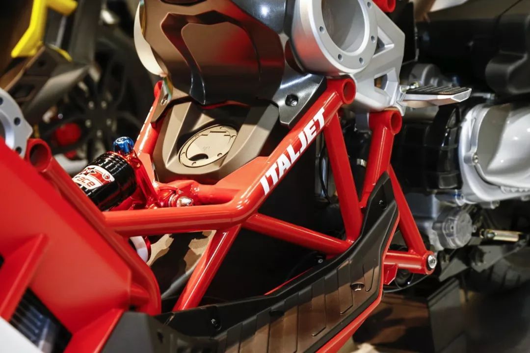 點(diǎn)擊進(jìn)入看圖評(píng)論