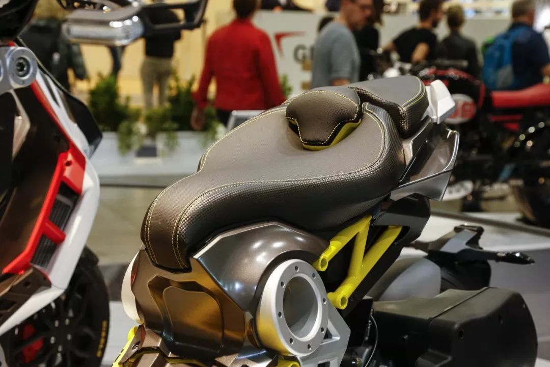 點(diǎn)擊進(jìn)入看圖評(píng)論