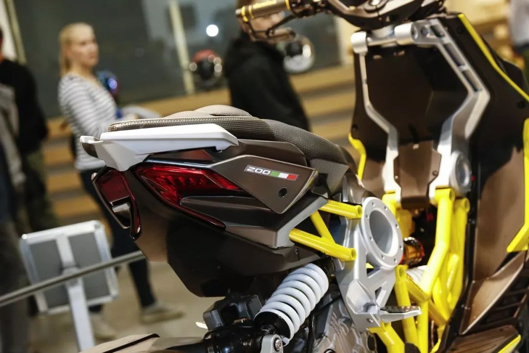 點(diǎn)擊進(jìn)入看圖評(píng)論