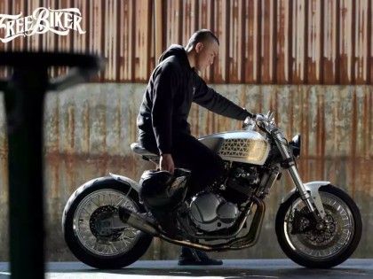 本田神車CB400的好戰(zhàn)分子-華貴流浪者