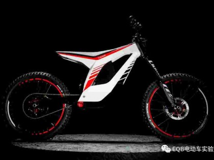 29kg車重，80km/h極速，這輛“輕狂”電摩不一般！