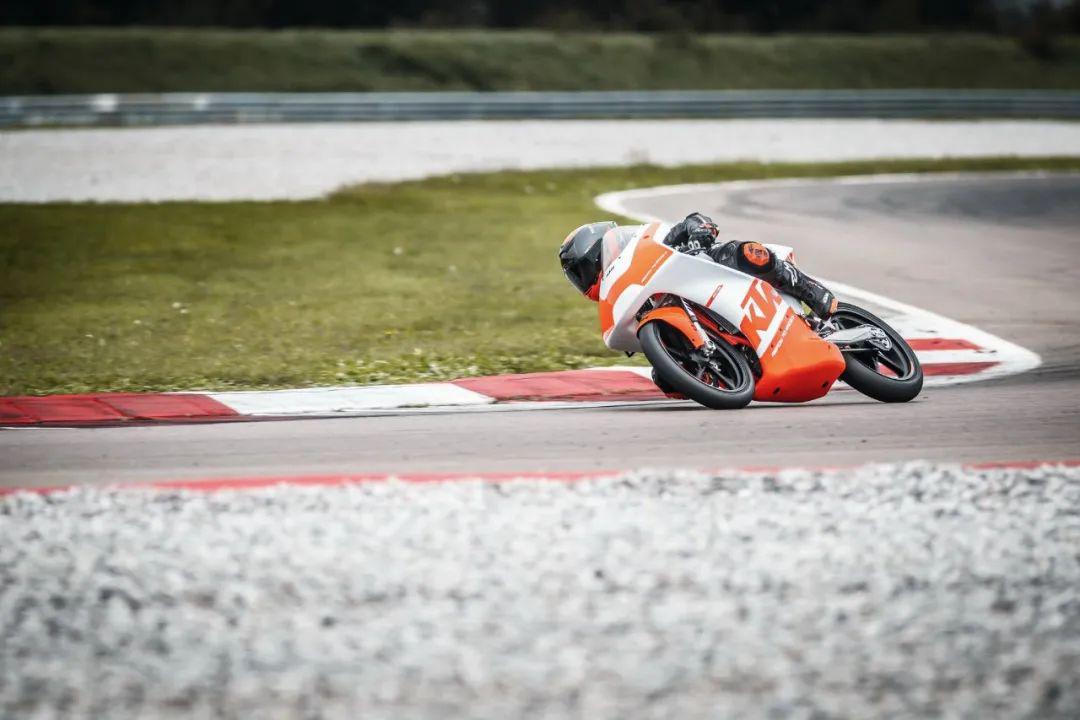 點(diǎn)擊進(jìn)入看圖評論