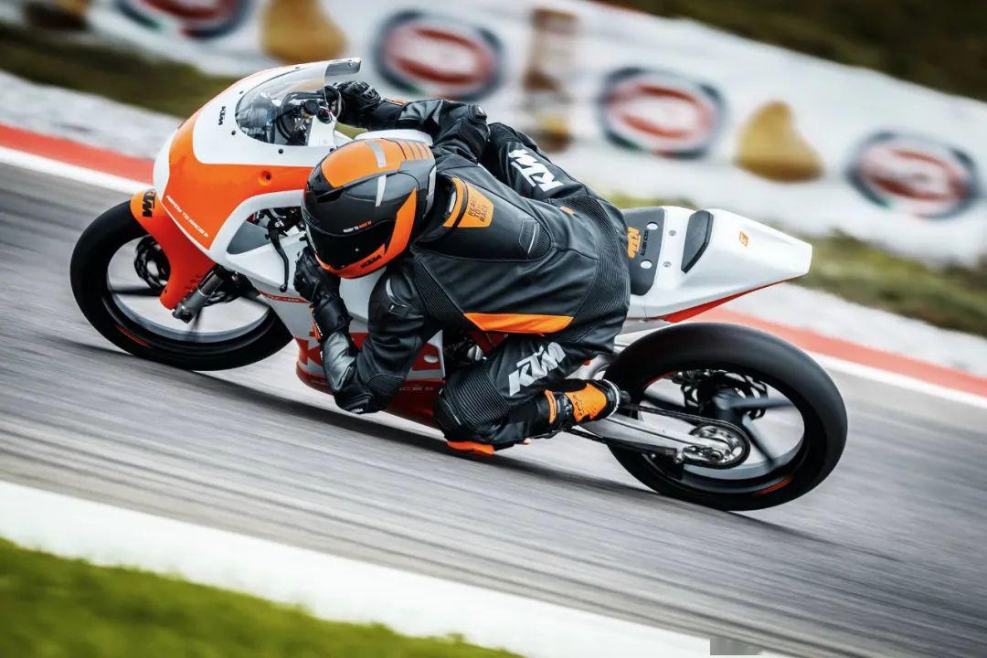 點(diǎn)擊進(jìn)入看圖評論