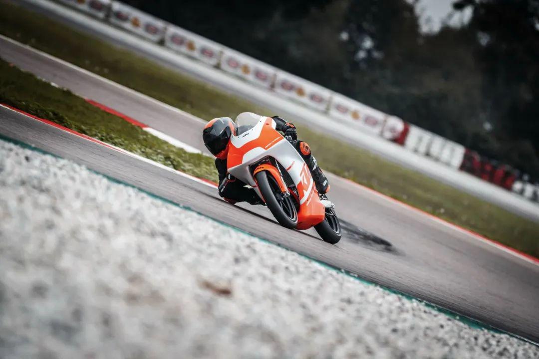 點(diǎn)擊進(jìn)入看圖評論