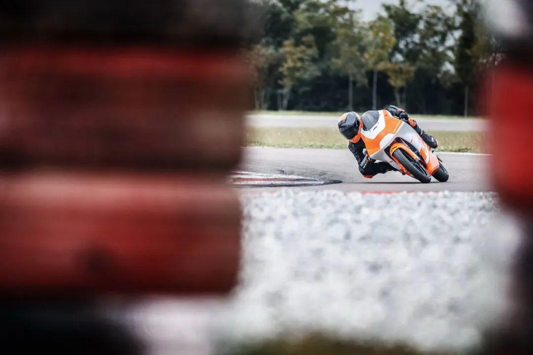 點(diǎn)擊進(jìn)入看圖評論